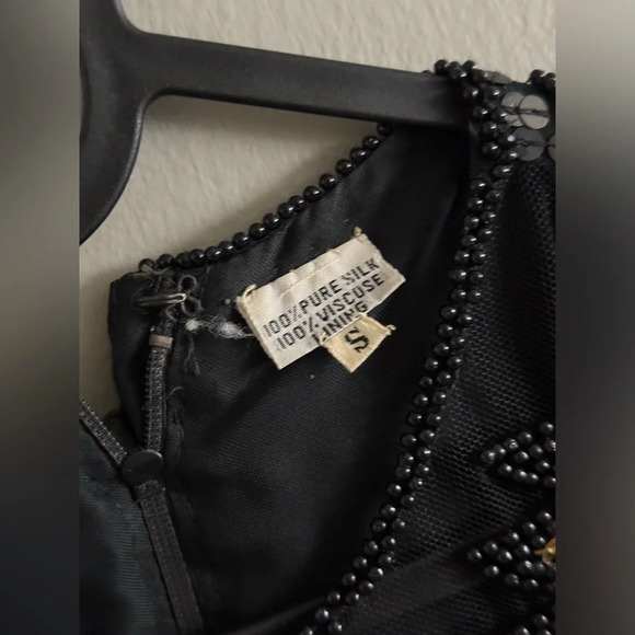 Vintage 1980’s Frank Usher black gold sequin 100% silk evening blouse size Small - Picture 3 of 3